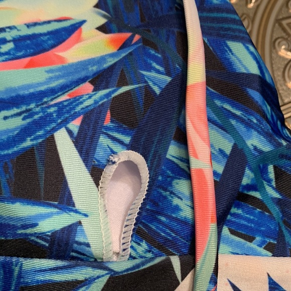 🌹Trendy Tropical Low Back Floral One-Piece Swimsuit - Picture 9 of 10